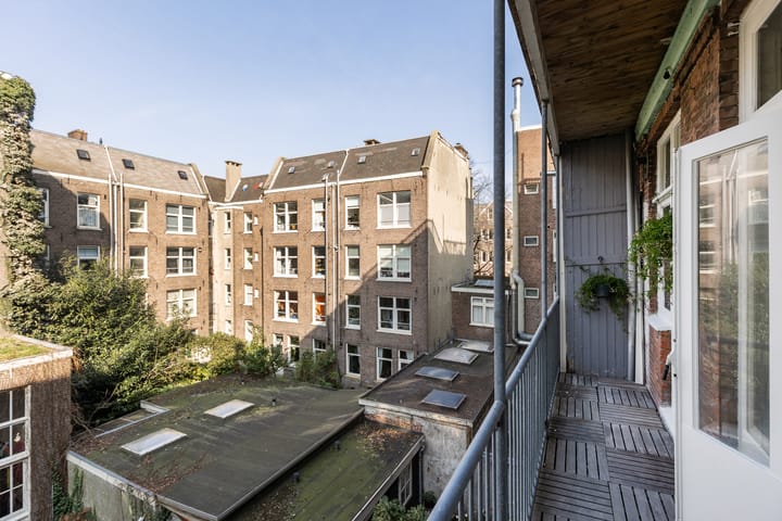 Photo 16 of Frederik Hendrikstraat 96-2