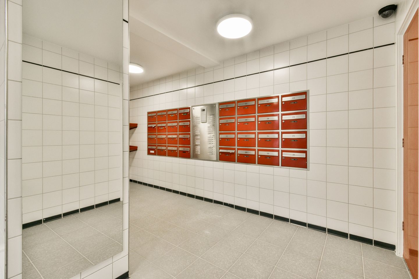 Photo 29 of Van Nijenrodeweg 299