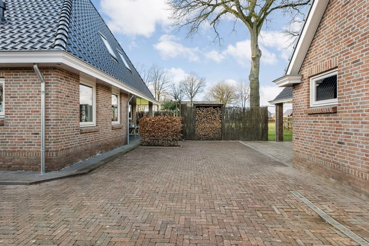 Foto 17 van Rijksweg 25