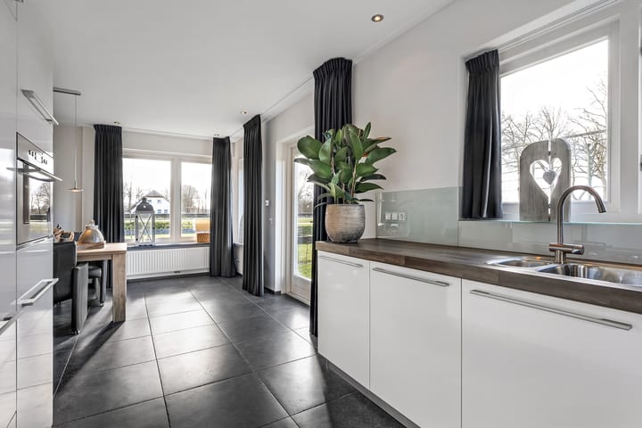 Foto 30 van Rijksweg 25