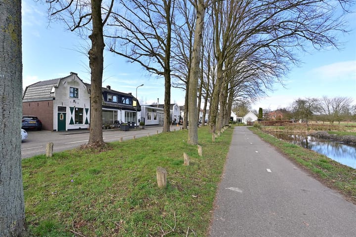 Photo 2 of Zuidereinde 174