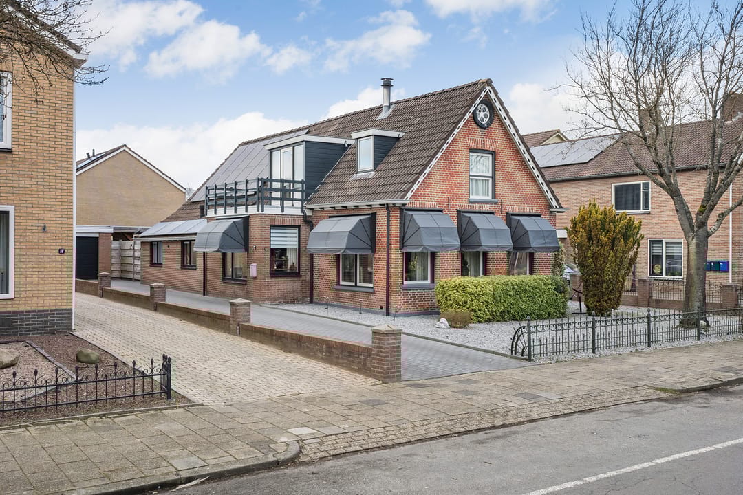 Photo 53 of Zuideropgaande 10