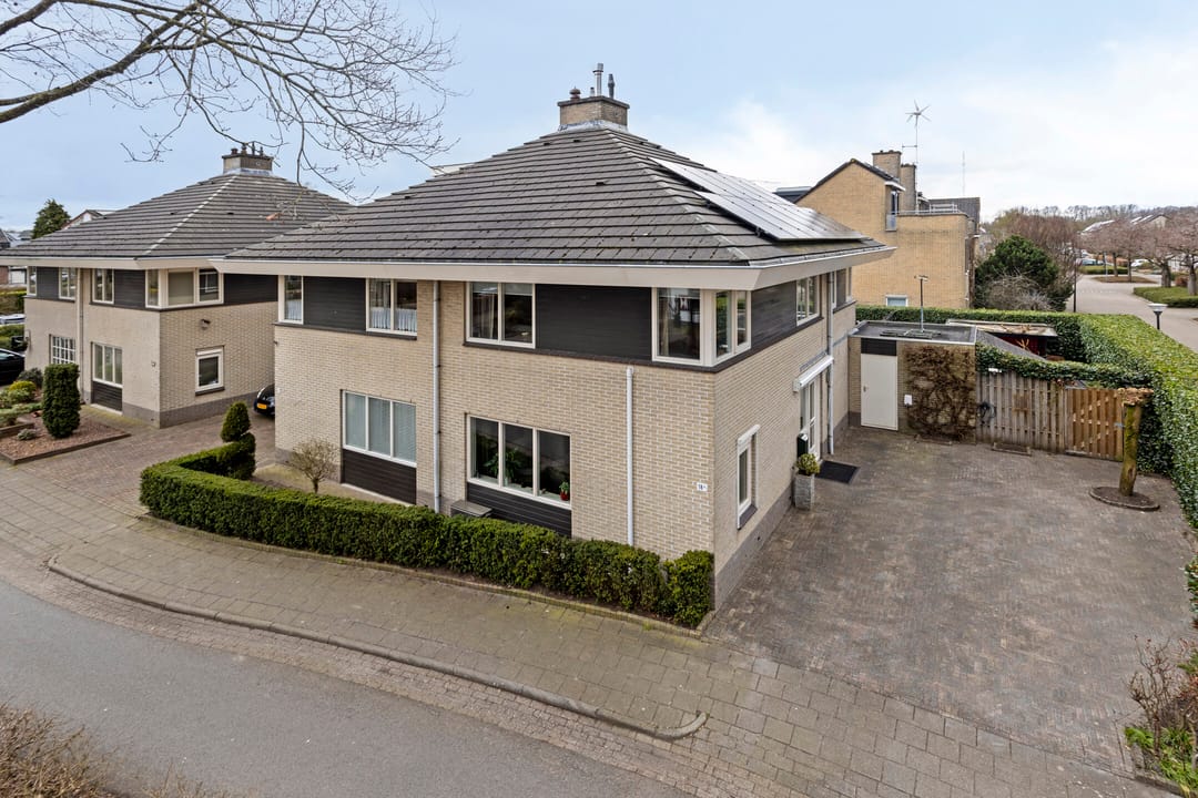 Photo 1 of Zutphensestraat 18-A