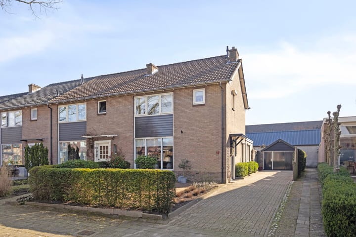 Foto 1 van Trompstraat 17