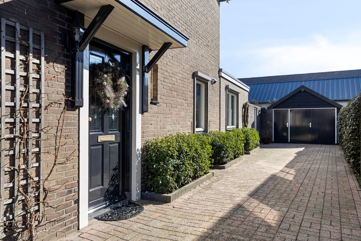 Foto 32 van Trompstraat 17