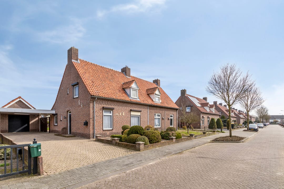 Photo 7 of Beatrixstraat 30