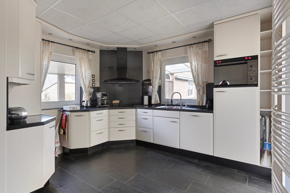 Photo 18 of Beatrixstraat 30