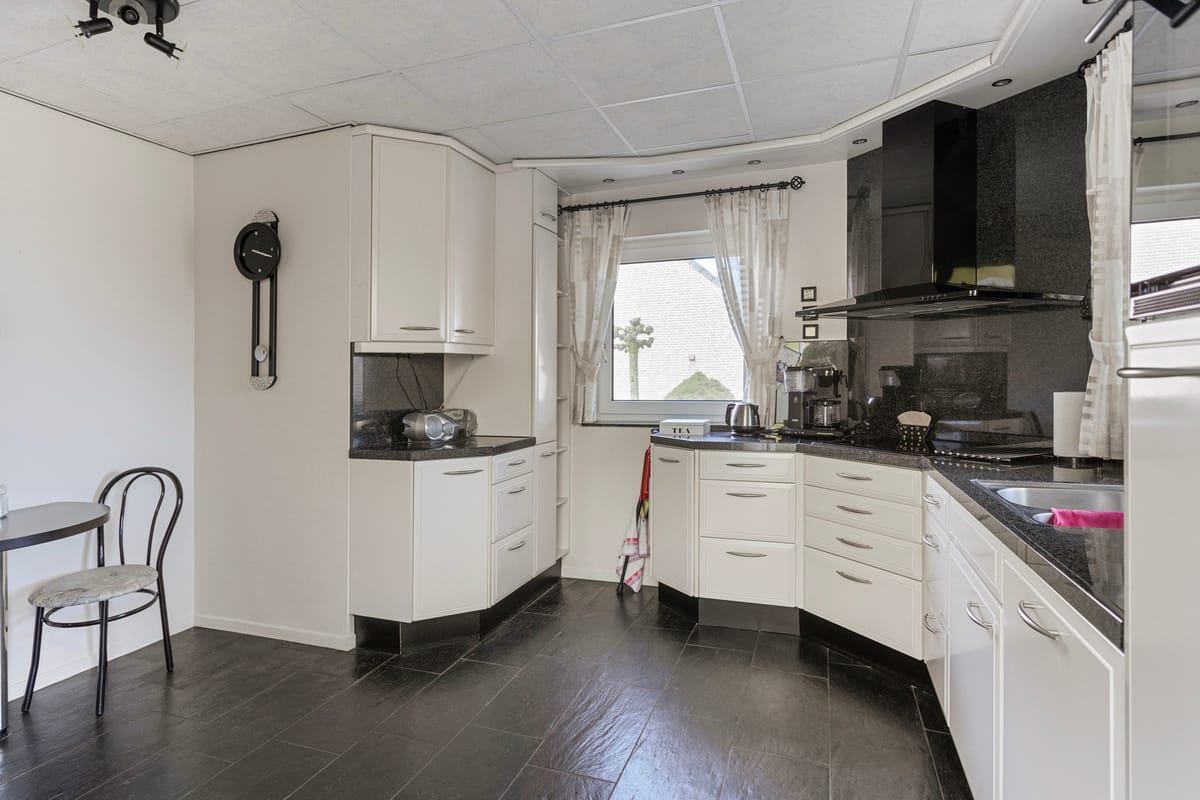 Photo 19 of Beatrixstraat 30