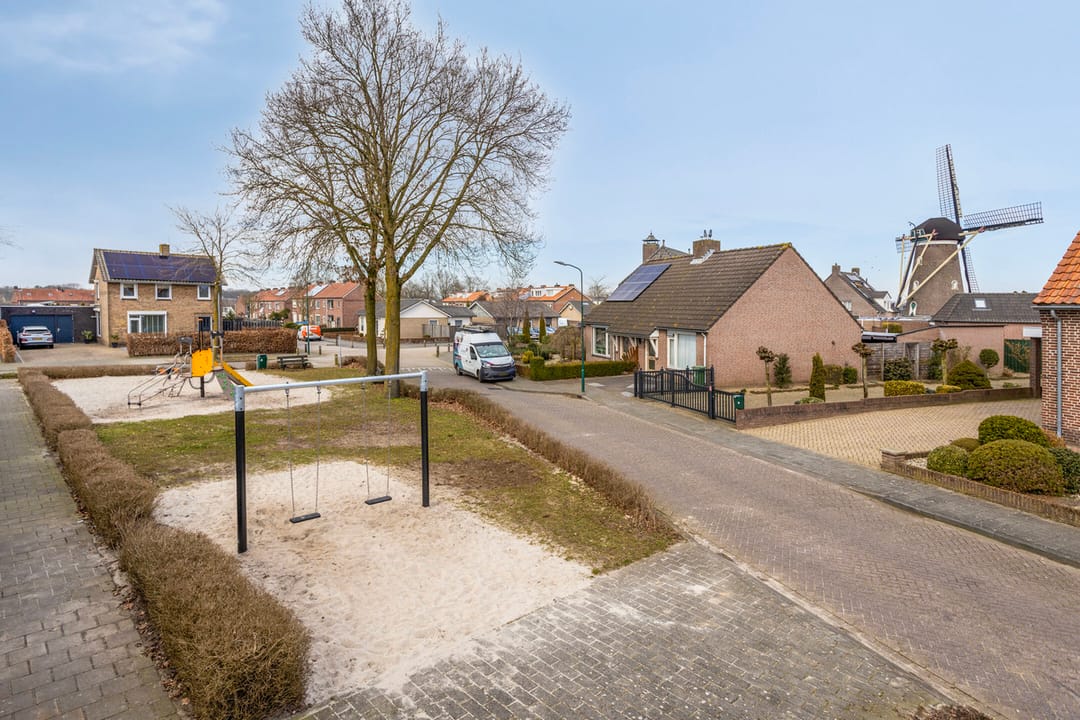 Photo 38 of Beatrixstraat 30