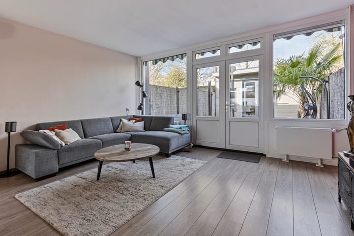 Foto 2 van Schrijnwerkershorst 214