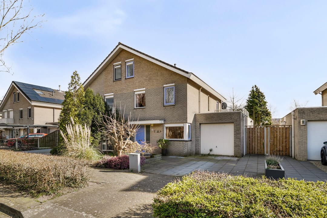 Foto 1 van Menuetstraat 59