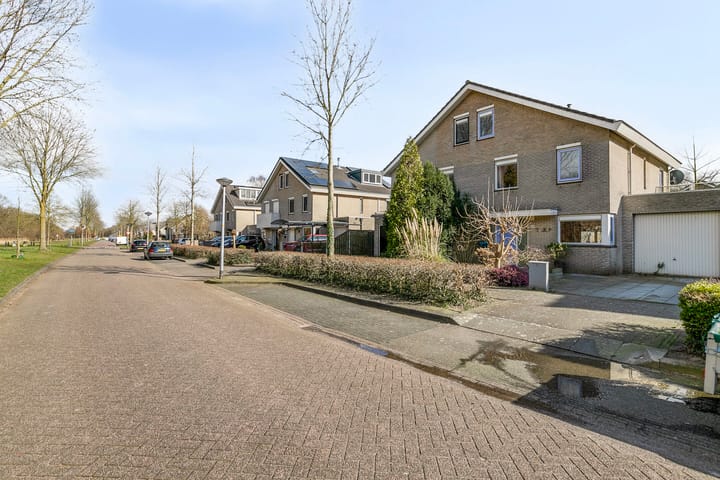 Foto 32 van Menuetstraat 59