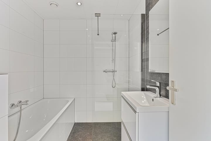 Foto 25 van Gouverneur Houbenstraat 20