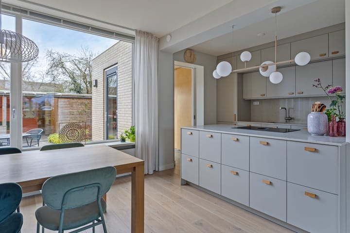 Foto 8 van Van Hogendorplaan 70