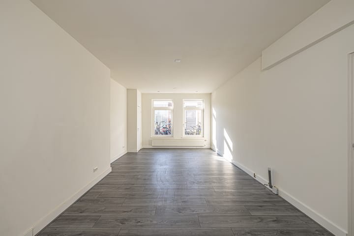 Photo 7 of Middenstraat 2-A