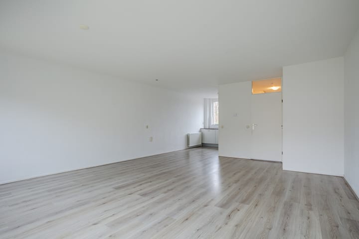 Foto 11 van Hallsteinstraat 57