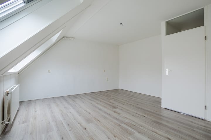 Foto 18 van Hallsteinstraat 57