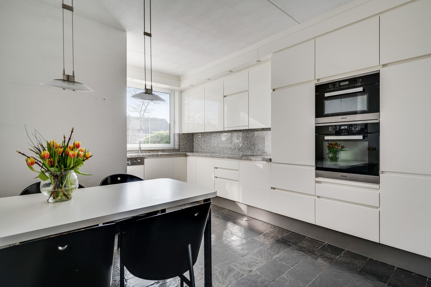 Foto 10 van Brigittastraat 15