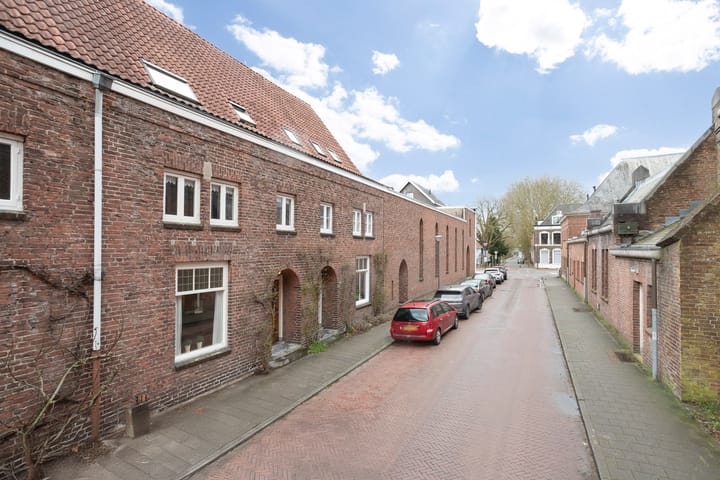 Foto 8 van Deken van Oss-straat 3