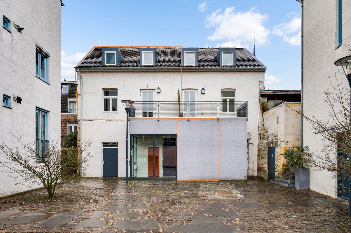 Foto 1 van Hof van Oranje 1