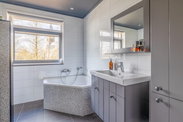 Foto 26 van Van der Ledestraat 1