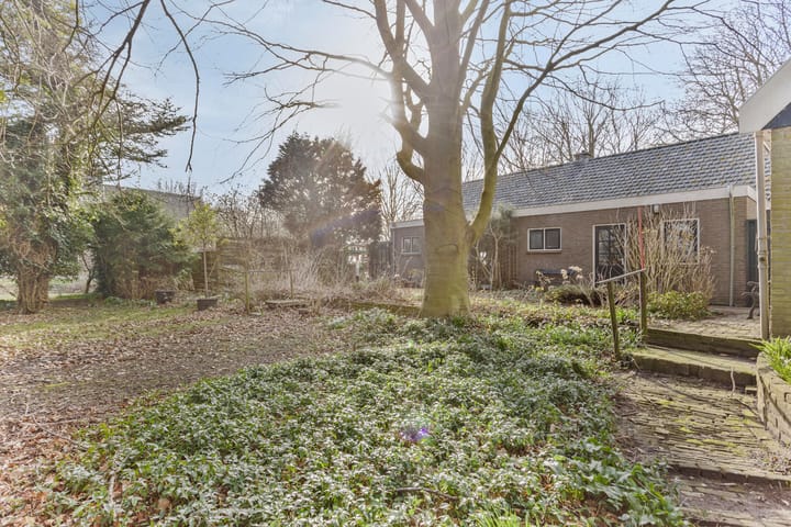 Photo 38 of Barsingerweg 7