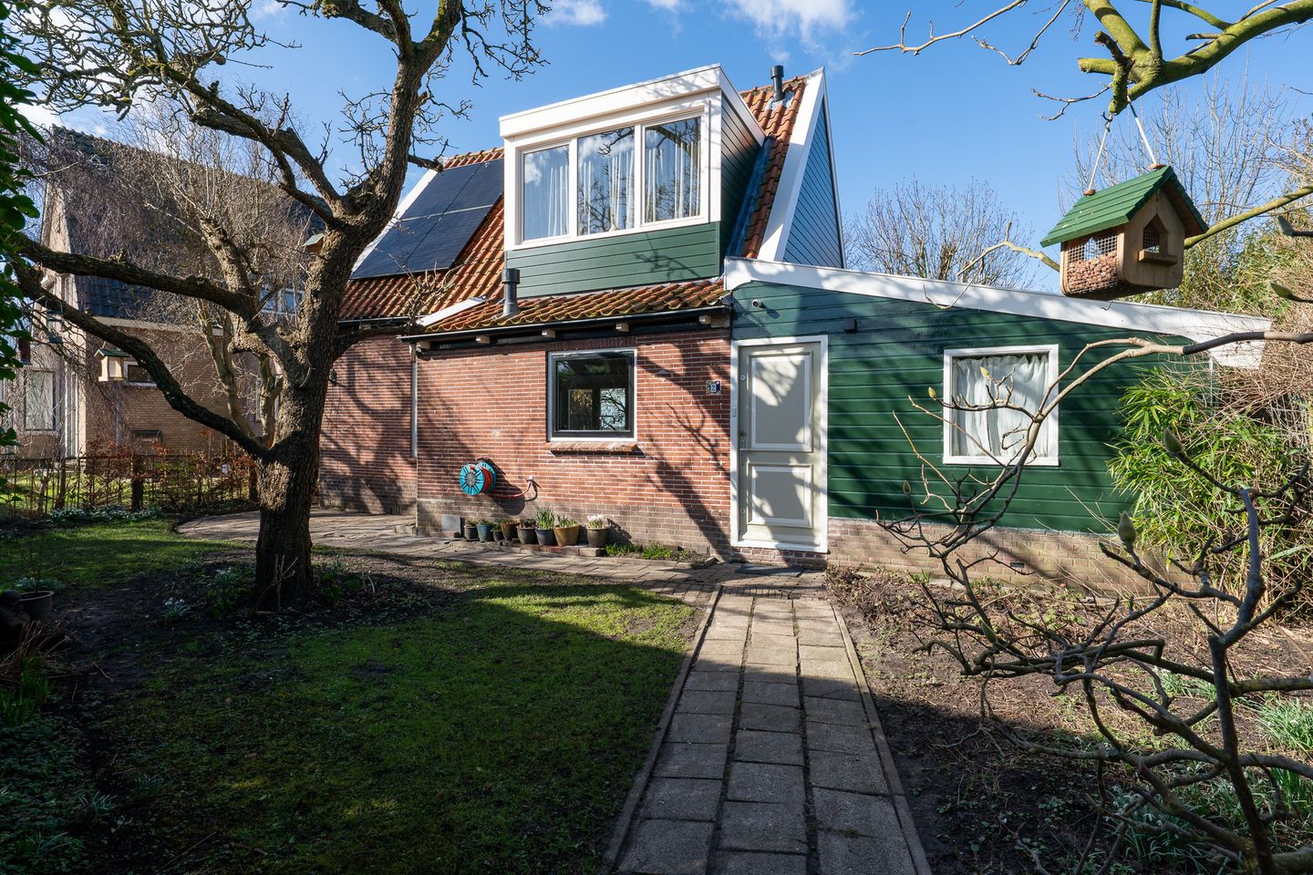 Urk 2 main image