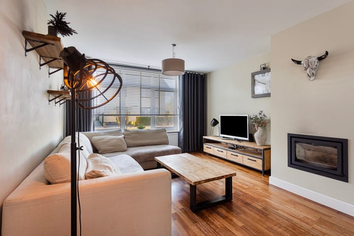 Photo 6 of Christinalaan 1-A