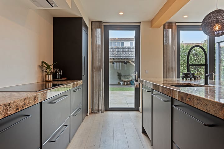 Foto 8 van Jan van Ruusbroeckstraat 25