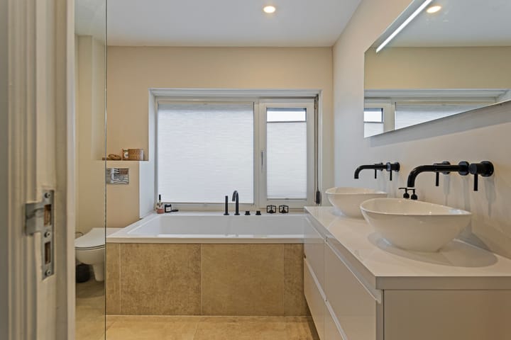 Foto 32 van Jan van Ruusbroeckstraat 25