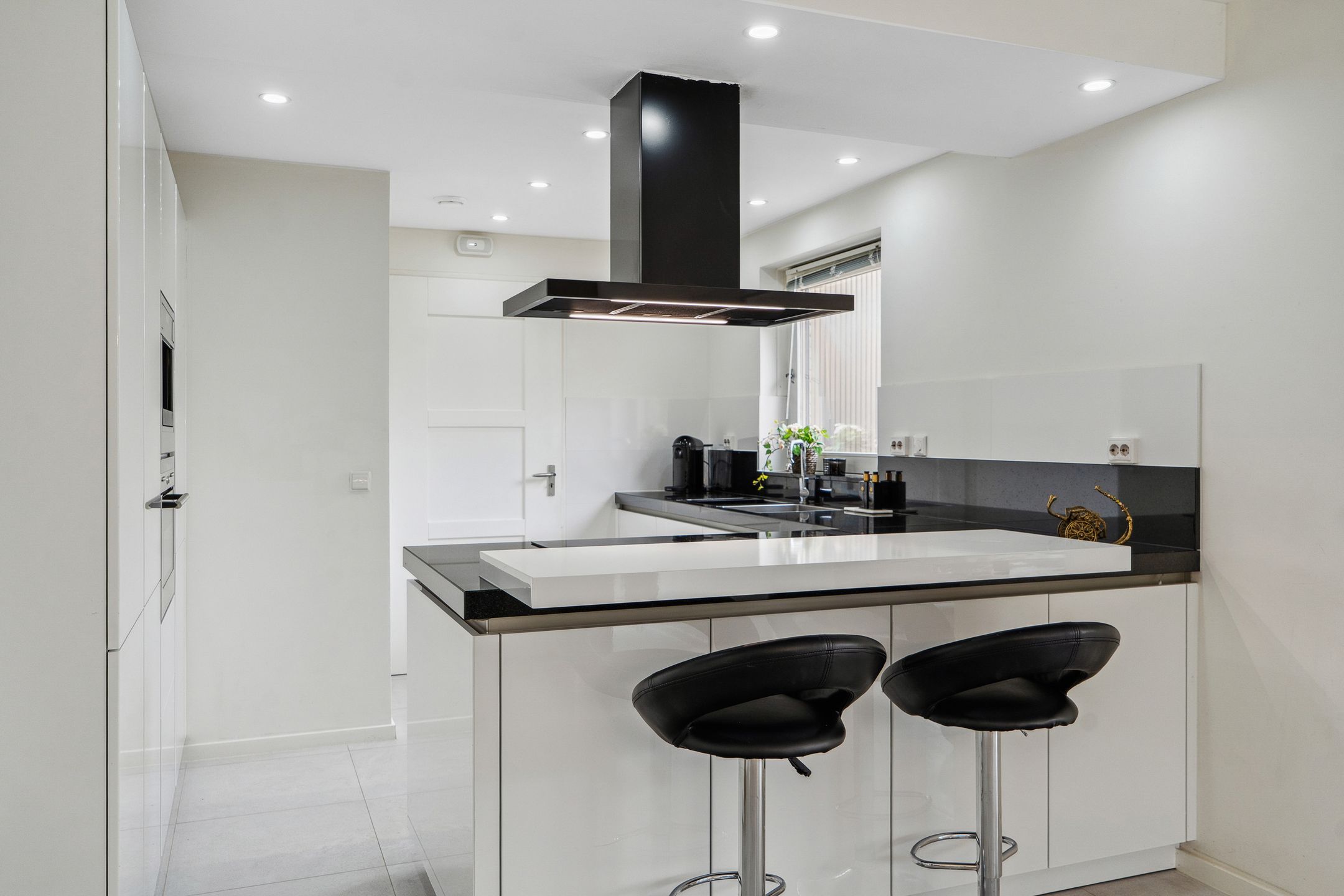 Photo 21 of Oranjegeelstraat 14