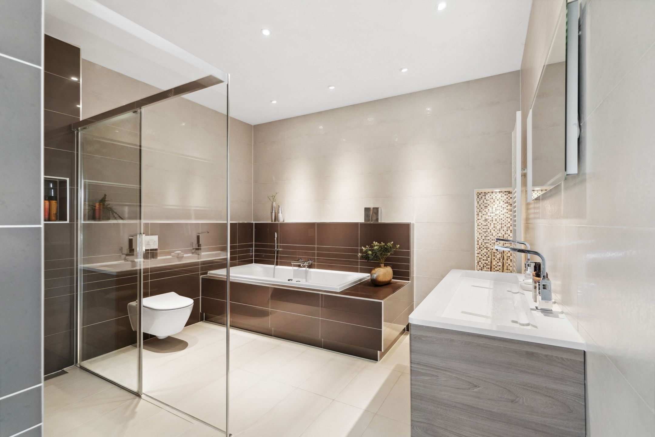 Photo 30 of Oranjegeelstraat 14