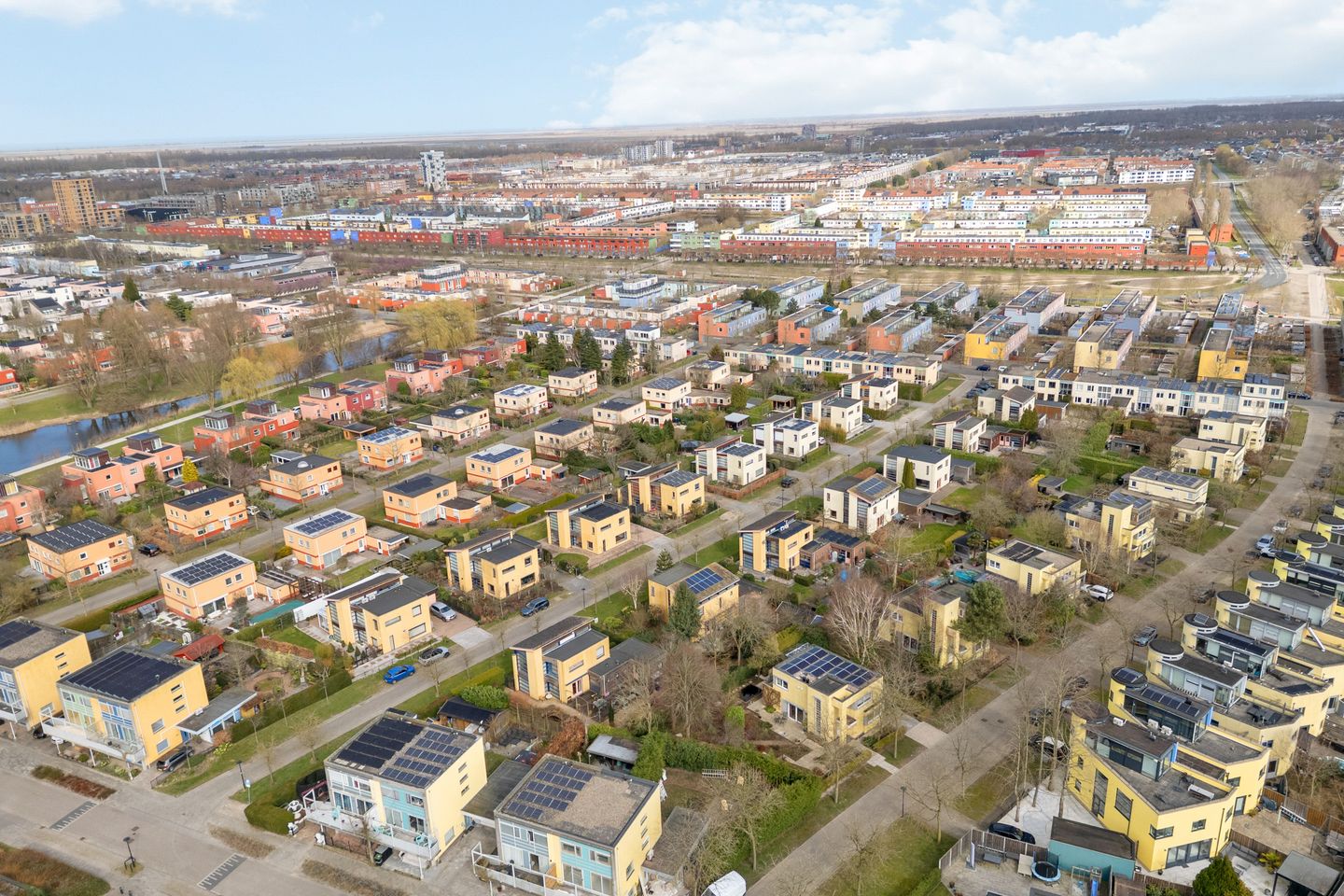 Photo 50 of Oranjegeelstraat 14