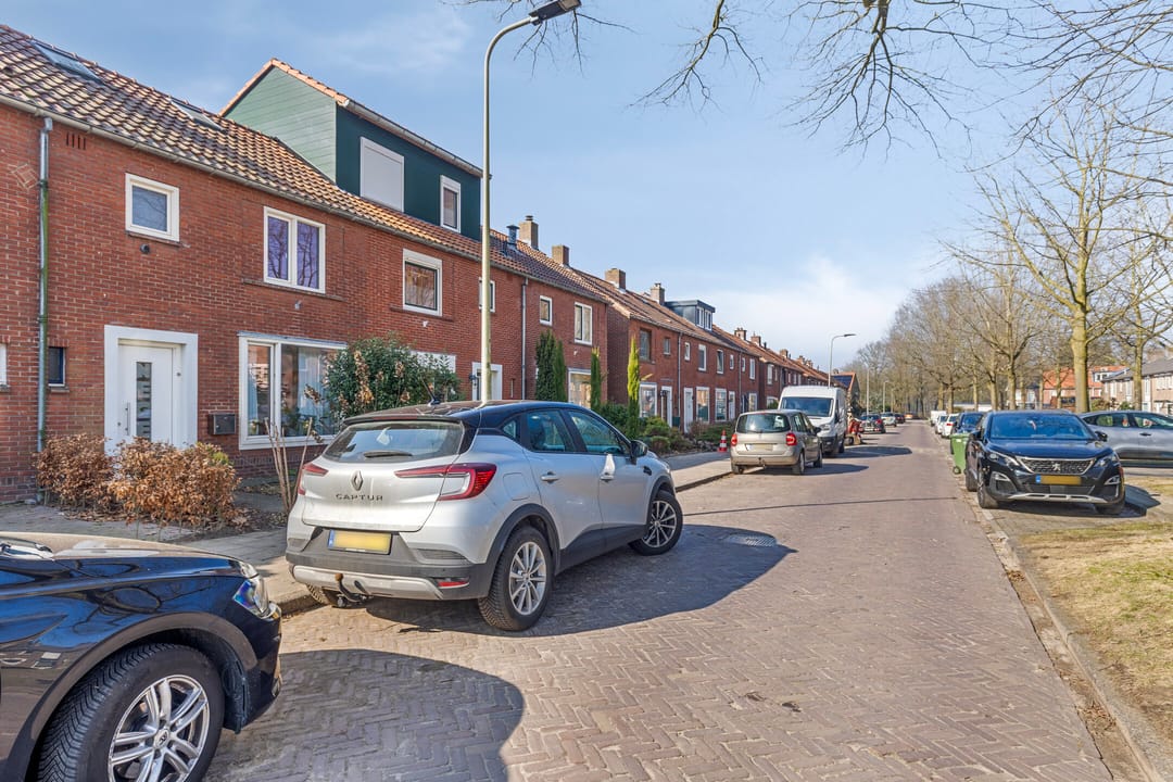 Foto 28 van Pinksterbloemstraat 9