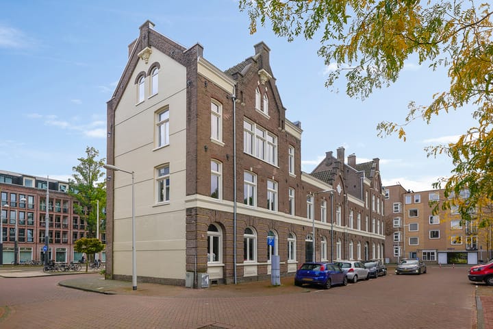 Photo 2 of Czaar Peterstraat 23-D