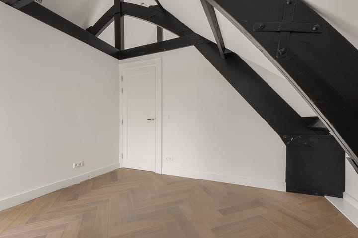 Foto 10 van Czaar Peterstraat 23-D