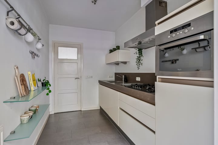 Foto 13 van Petrus Dondersstraat 187