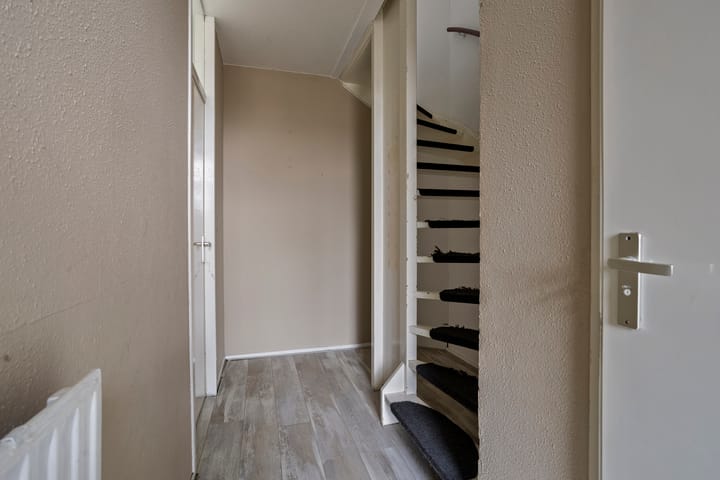 Foto 7 van Woerdes 44