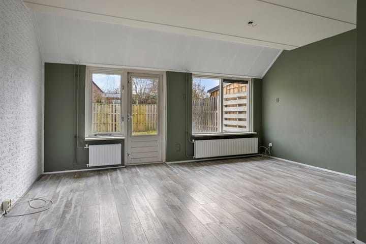 Foto 9 van Woerdes 44