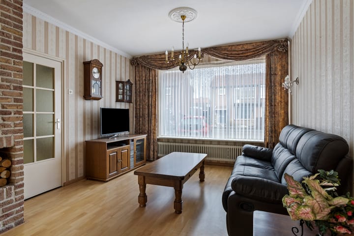 Photo 2 of Prelaat van Dinterstraat 59