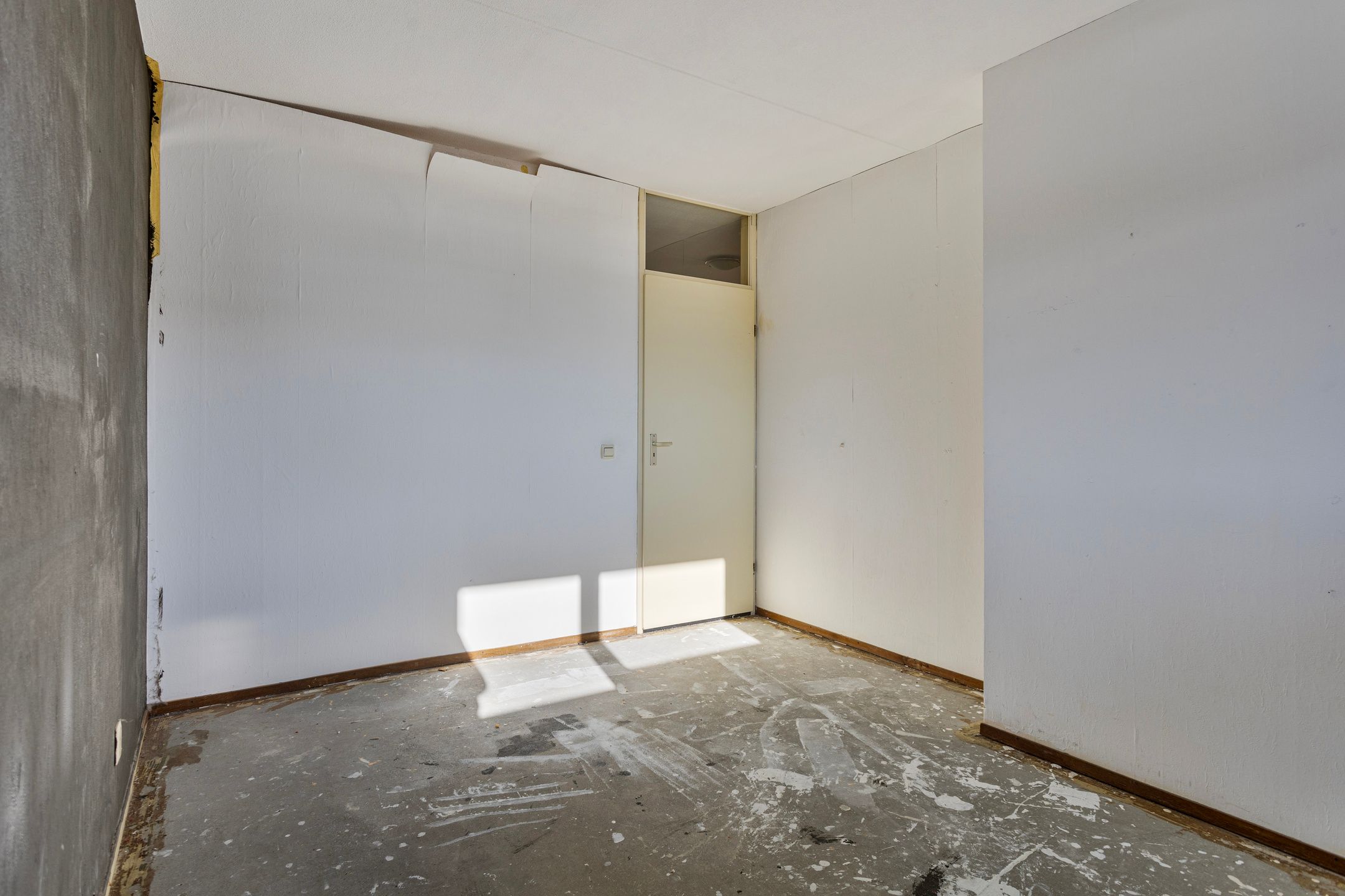 Foto 15 van Damstraat 42