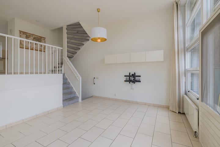 Foto 13 van L. Springerstraat 88