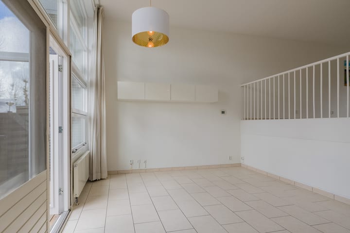 Foto 14 van L. Springerstraat 88