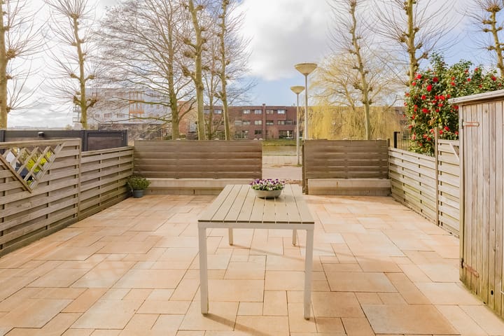 Foto 15 van L. Springerstraat 88