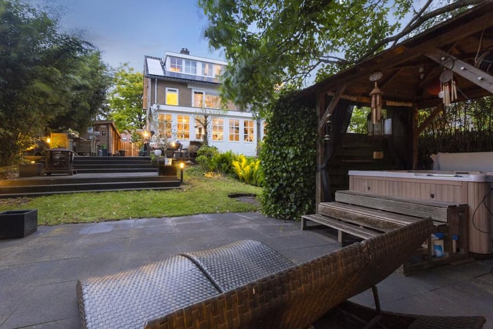 Hoogstraat 18