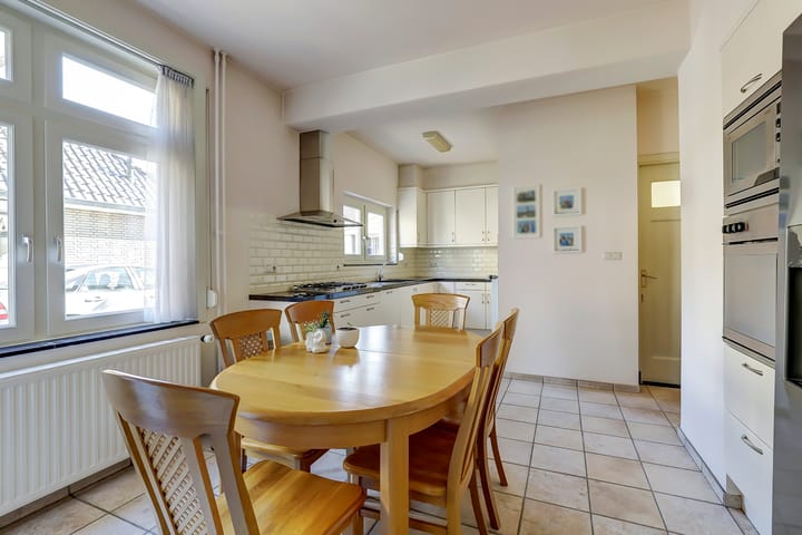 Photo 20 of Bisschop Drehmansstraat 13