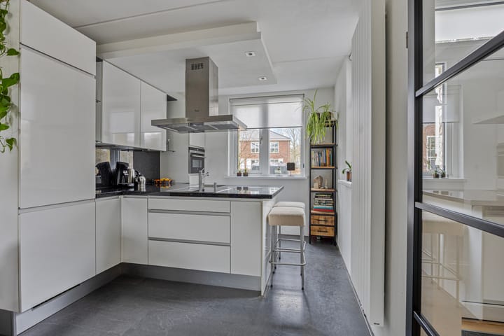 Photo 3 of Schoutstraat 10