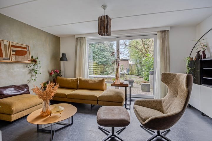 Photo 11 of Schoutstraat 10