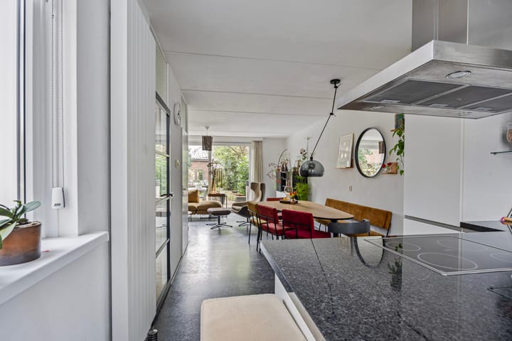 Photo 16 of Schoutstraat 10