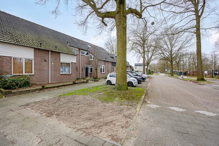 Photo 36 of Schoutstraat 10